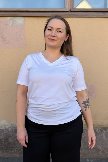Ainoa - t-paita V-pääntie, valkoinen