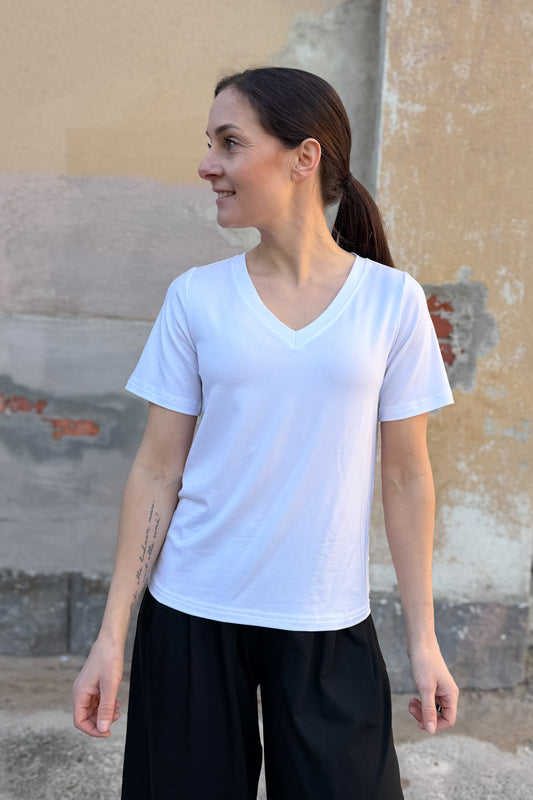 Ainoa - t-paita V-pääntie, valkoinen