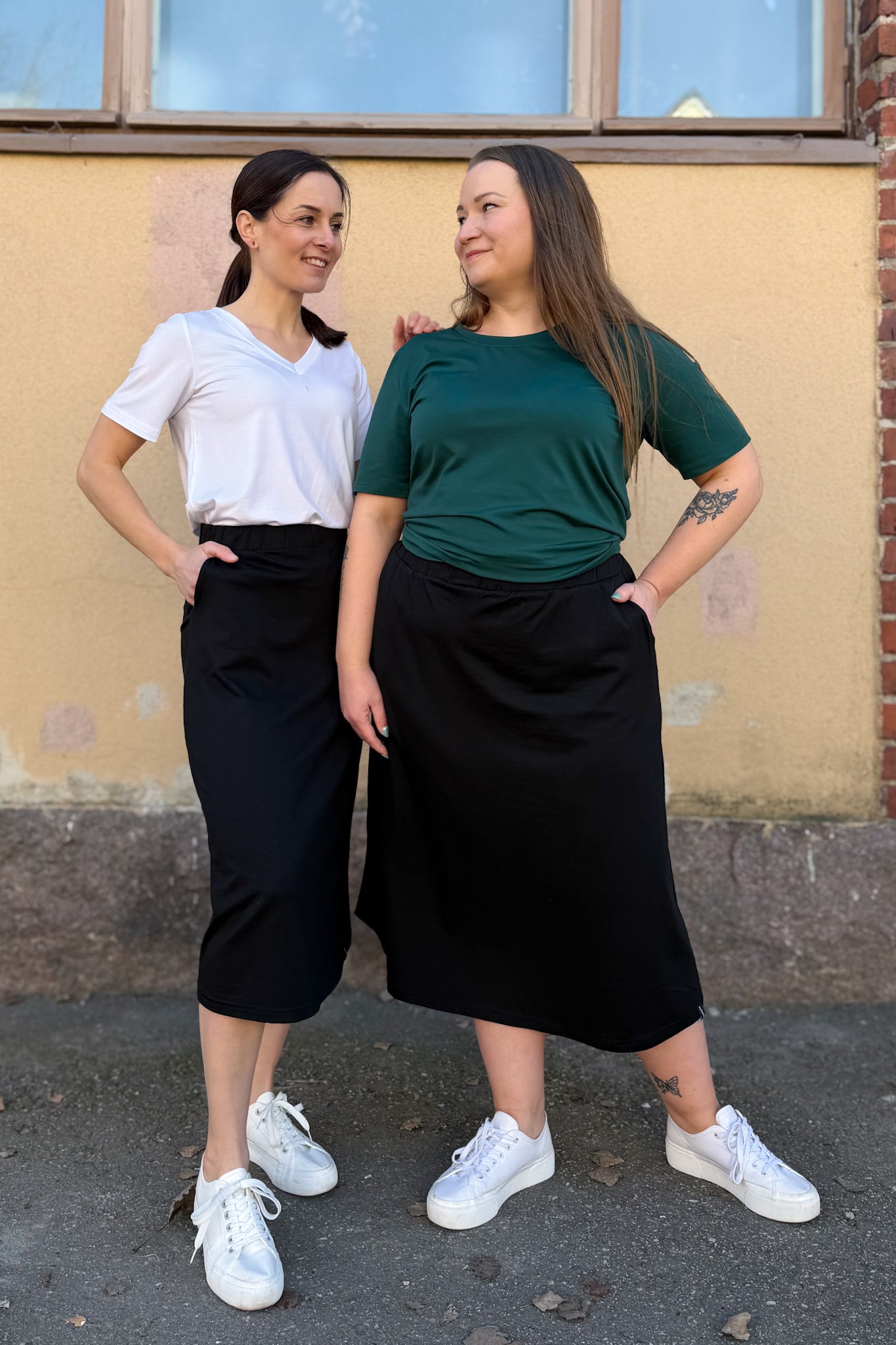Louna musta hame koossa XS ja XXL