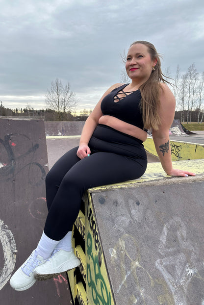 Tatsi - sporttitrikoot, musta